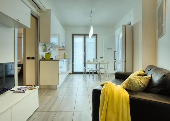 アパート Guesthost - Casa Cherenel ミラノ