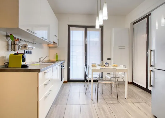 Guesthost - Casa Cherenel アパート