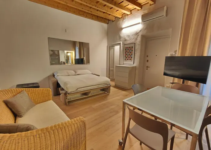 Apartment Crocetta Charme Milan