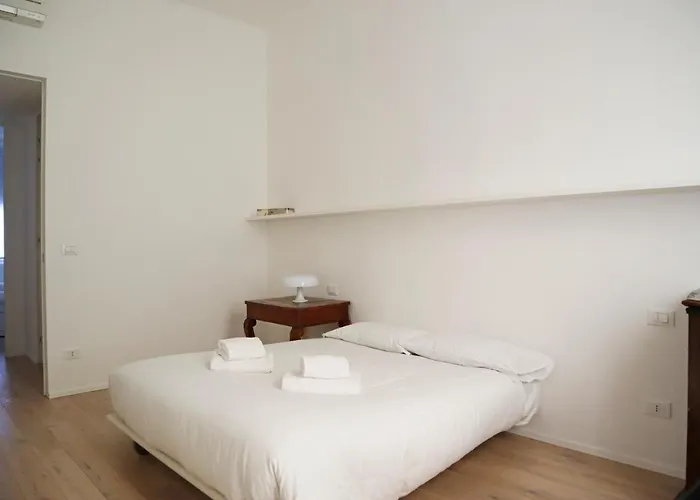 Citycenter Elegant House Апартаменты *