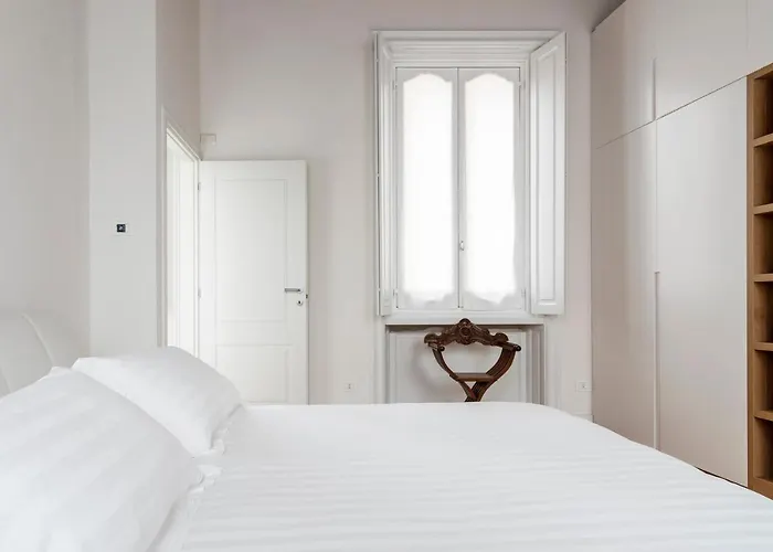 Fifty Eight Santo Stefano * Milaan