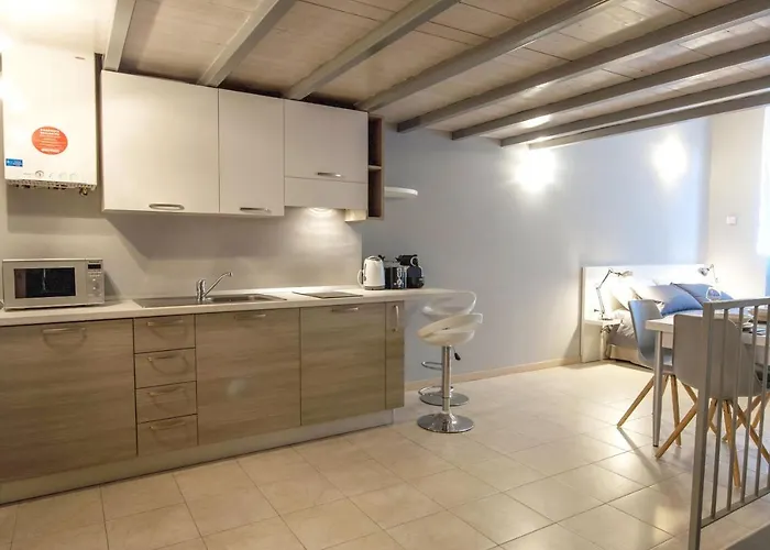 - Fiera Apartament Mediolan