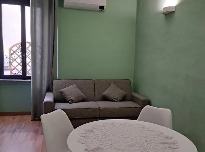 2 Via Fabio Mangone Lägenhet