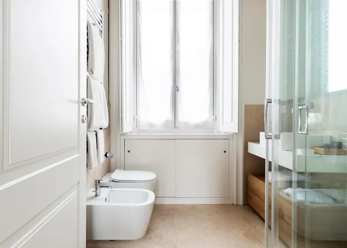 Fifty Eight Santo Stefano * Milaan