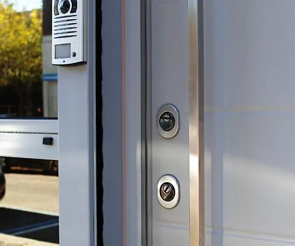 Dinamia Citylife Apartment *