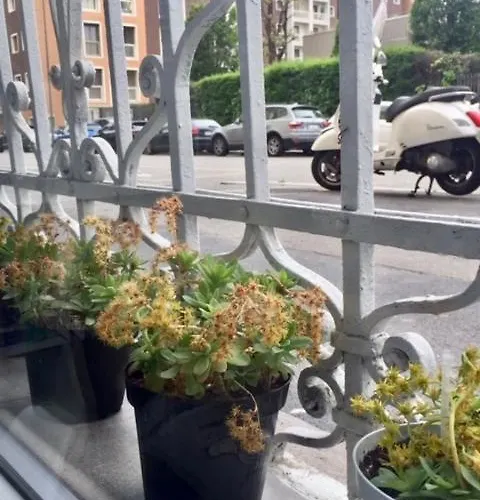 The Small White House In Apartmán