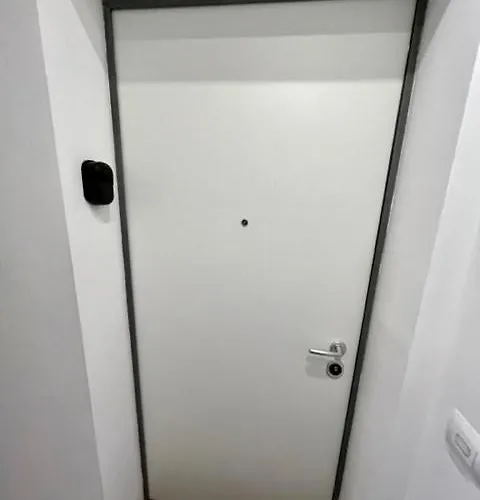 The Small White House In Milán