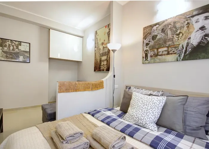 Milanrentals - Charlie