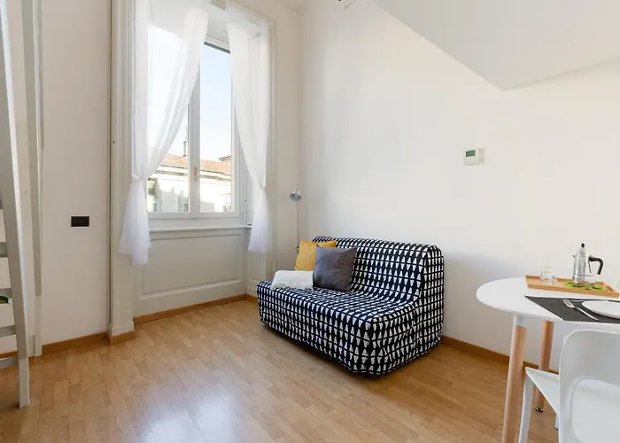 Guesthost - Apts Milano-corso Magenta *