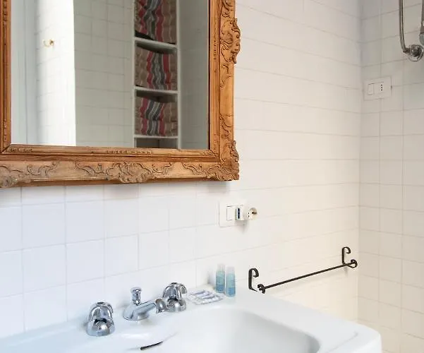 Youhosty - Ponte Vetero 21 * Milan