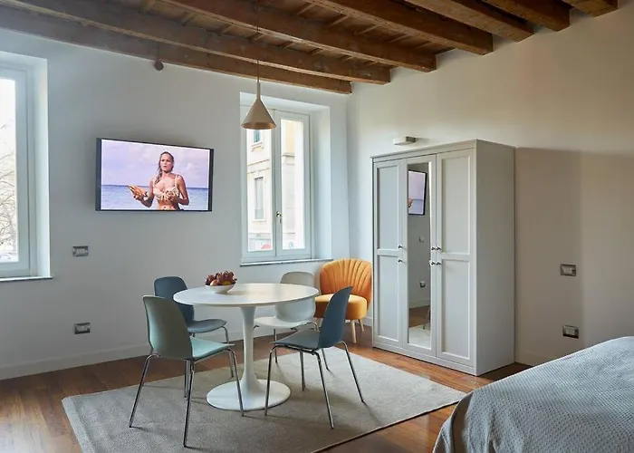 Lovely Flat With Park View