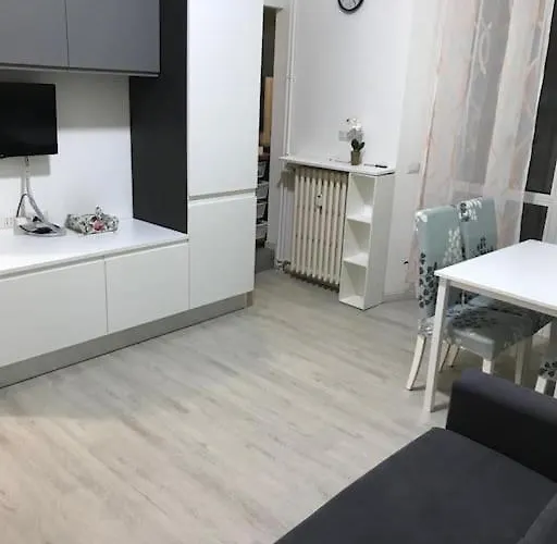 Appartement In Zona Bocconi