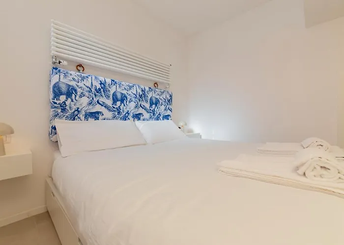 I Host - Val Strona Milan