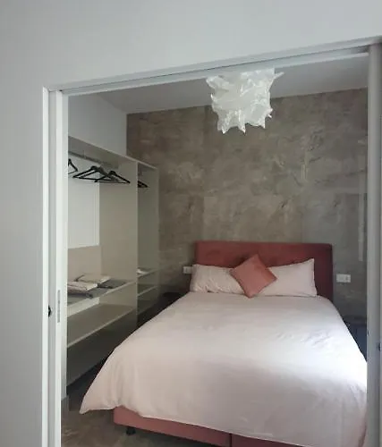 Apartment Pink Maison Centro Piazza Diaz Duomo *