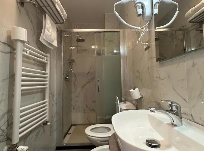 Midway 3* Милан