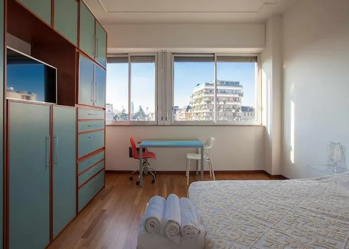 Corso Garibaldi 72 *