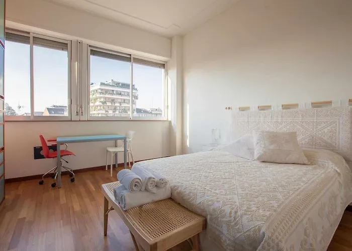 Διαμέρισμα Corso Garibaldi 72 *