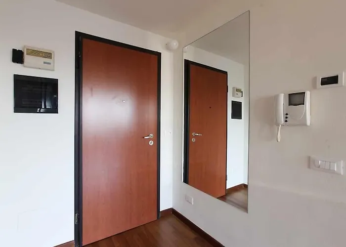 Corso Garibaldi 72 *