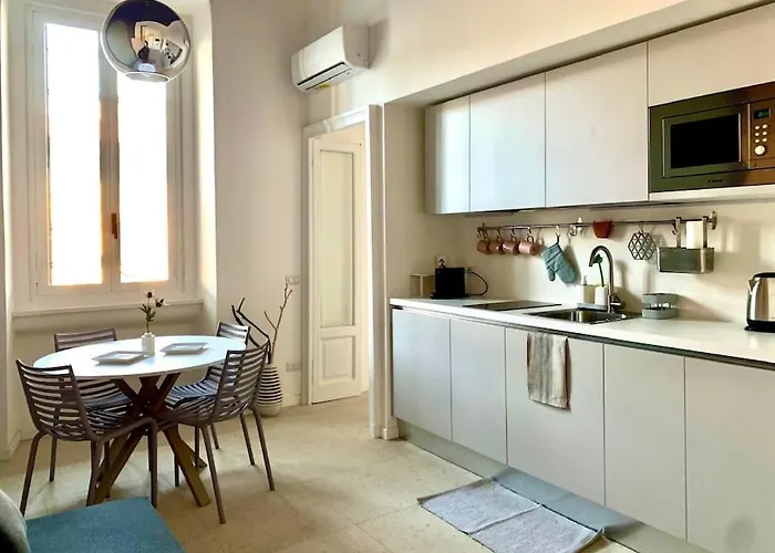 Stylish Flat In Porta Romana-fondazione Prada Διαμέρισμα