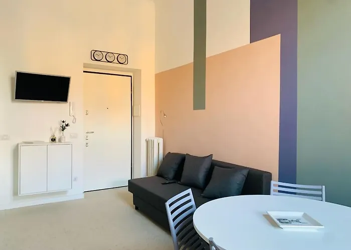 Stylish Flat In Porta Romana-fondazione Prada