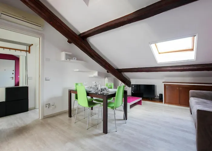 Guesthost - The Cosy Terrace Of Milano- Via Sardegna *