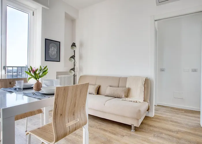 Joivy Comfy Flat With Balcony Lägenhet Milano