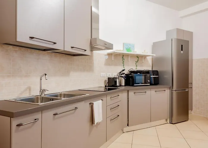 Bnbutler - Pellegrino Rossi, 42 - Ampio E Comodo Per 5 * 밀라노