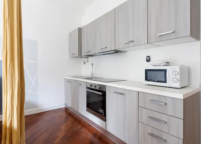 Guesthost - Near Piazza Firenze Appartamento