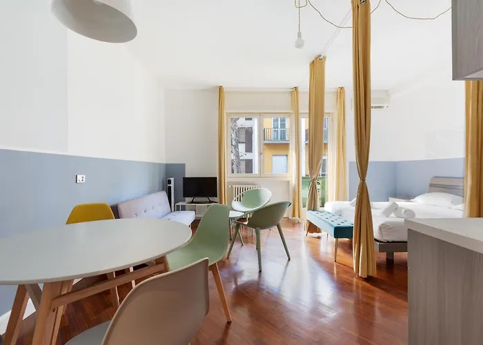 Guesthost - Near Piazza Firenze * Milano