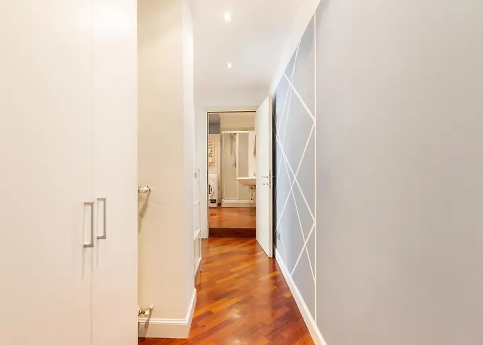 Guesthost - Near Piazza Firenze Milano