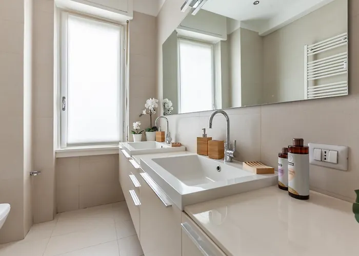 Apartment Bright In Citta Studi - 2 Balconies