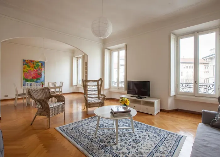 With Balcony - 50 M Far From Pagano M1 Milán