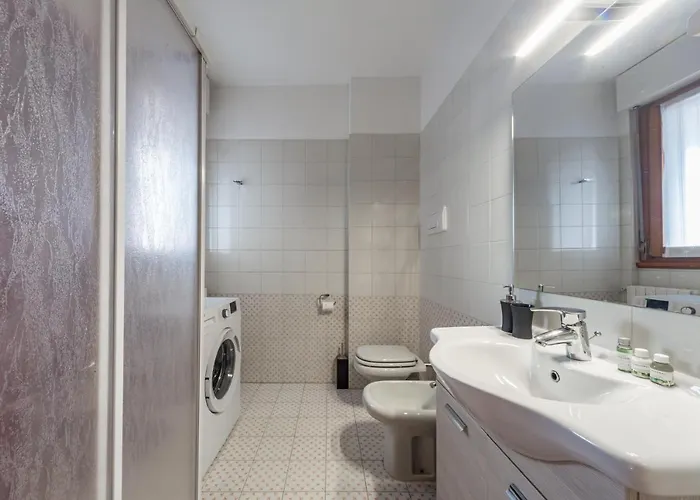 Cozy - Private Parking & Terrace מילאנו