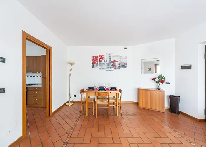 Cozy - Private Parking & Terrace * מילאנו