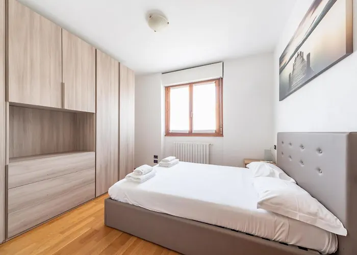 Cozy - Private Parking & Terrace