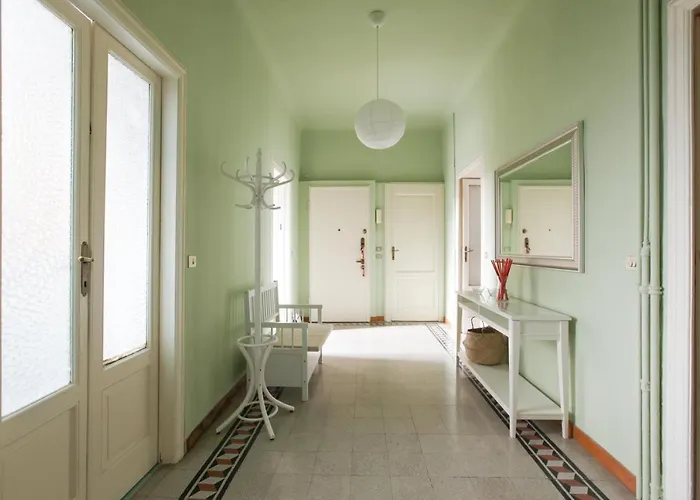 With Balcony - 50 M Far From Pagano M1 ميلان