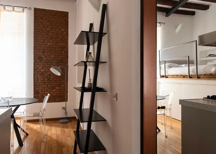 Youhosty - Rosales 1 * Milano