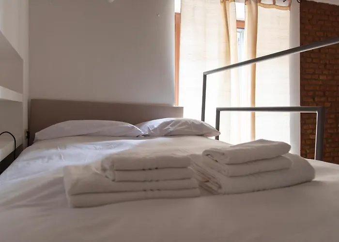 公寓 Youhosty - Rosales 1 米兰