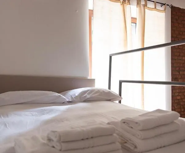 Youhosty - Rosales 1