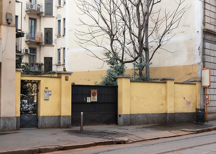 Youhosty - Rosales 1