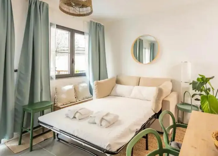 I Host - Polesine 2 * Милан