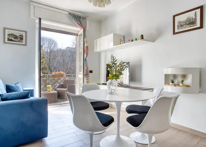 Apartman Joivy Delightful Flat With Balcony *