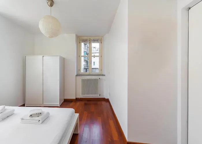 Cozy Flat 500m From Affori Fn!