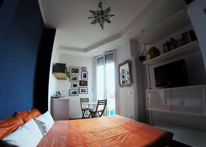 Bed & Breakfast Up To Seven 4*