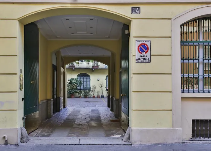 Voghera Fashion District 公寓