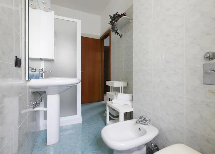 דירה Guesthost - San Siro Stadium Garden Flat מילאנו