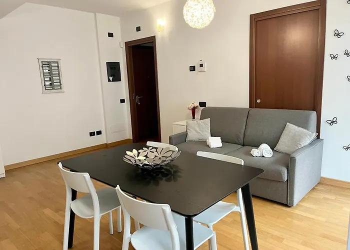 Sulla Metro 3 Gialla Maciachini Апартаменты *