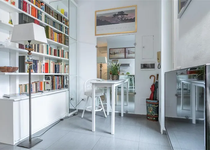 S. Ambrogio Square * Mailand