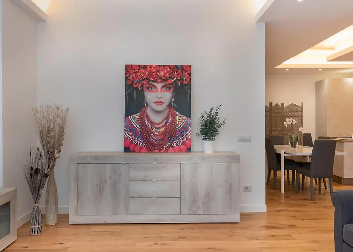 Center - Porta Romana *