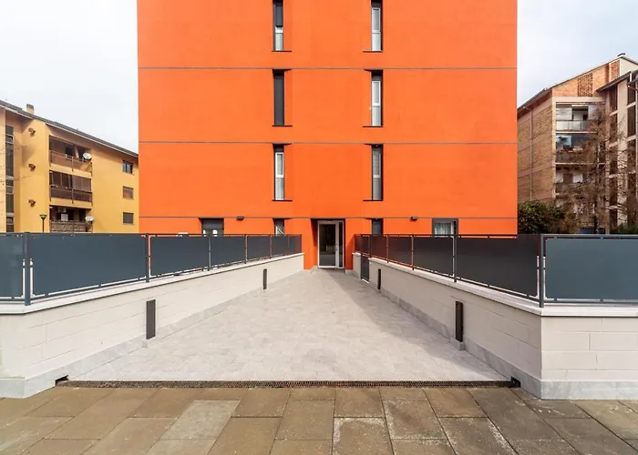 Guesthost - Comfy With Private Parking & Balcony Apartament *